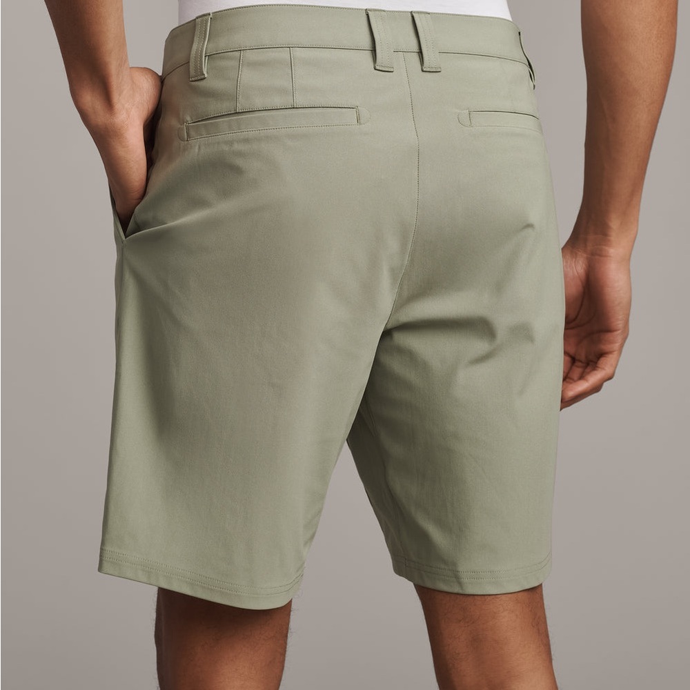 Rhone Men’s 9" Commuter® Shorts Size 34 Tan Khaki Performance Golf Shorts - Picture 2 of 13
